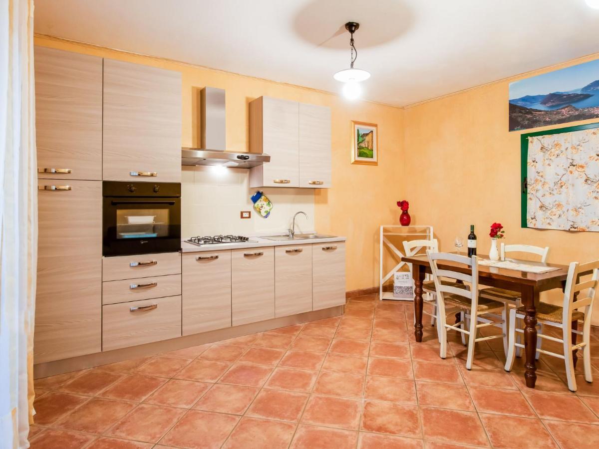 Cozy Chalet At Marone Lake Lombardy With Pool Dış mekan fotoğraf