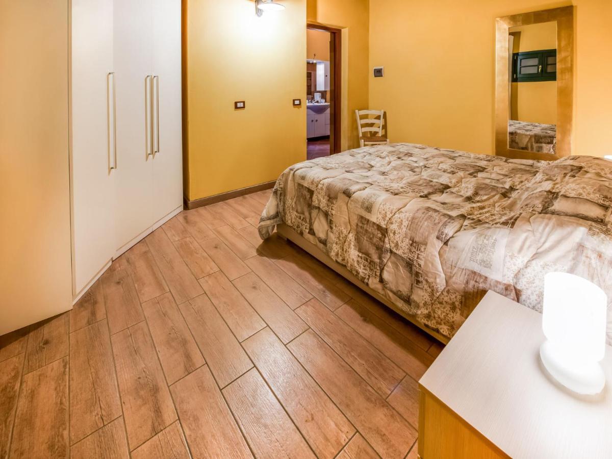 Cozy Chalet At Marone Lake Lombardy With Pool Dış mekan fotoğraf