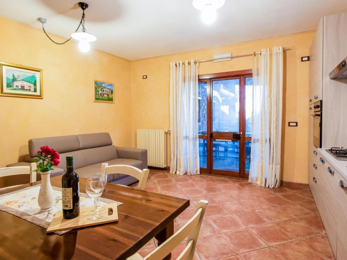 Cozy Chalet At Marone Lake Lombardy With Pool Dış mekan fotoğraf