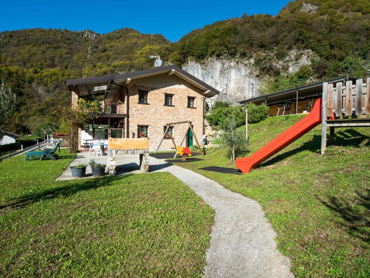 Cozy Chalet At Marone Lake Lombardy With Pool Dış mekan fotoğraf