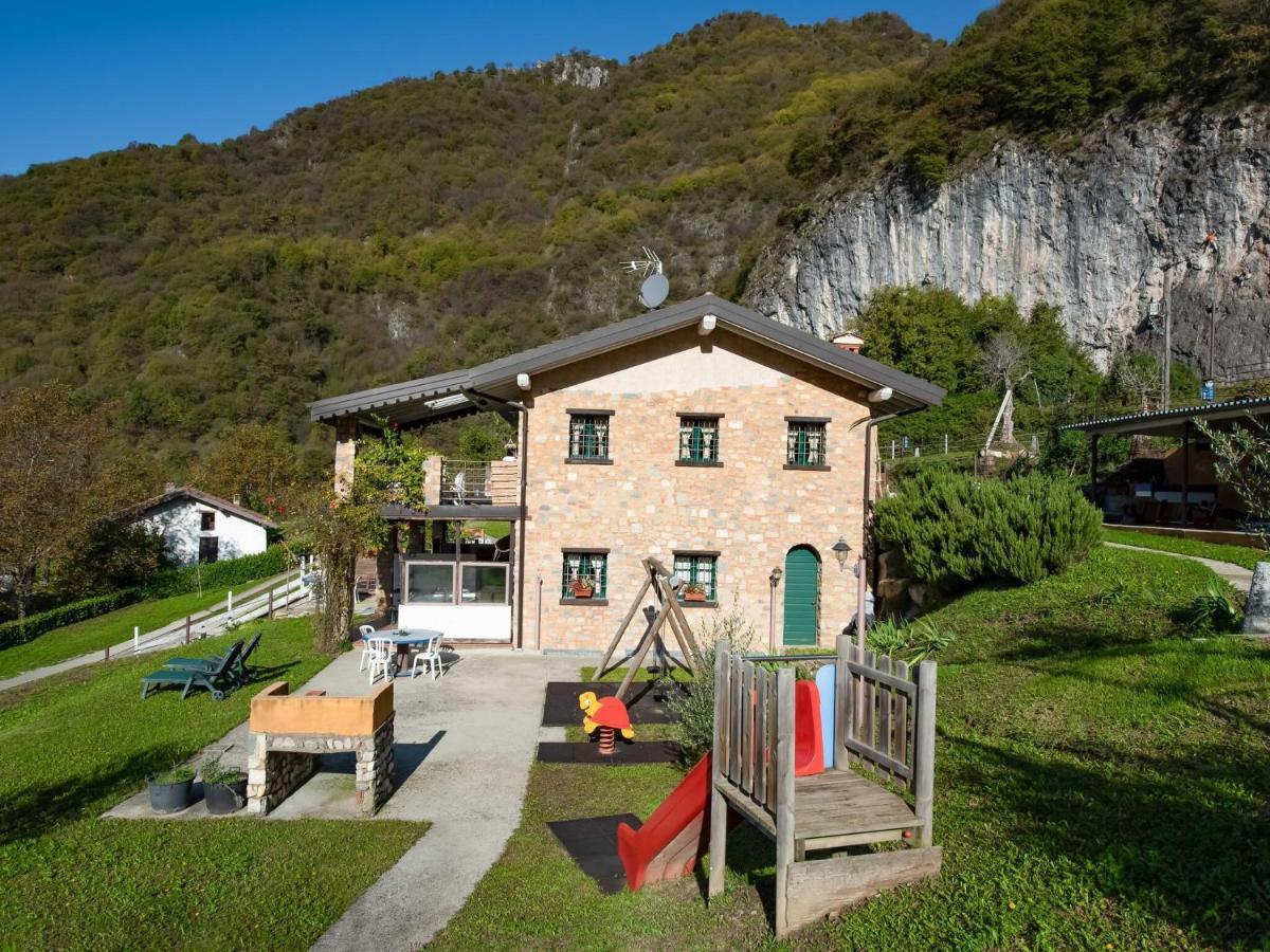 Cozy Chalet At Marone Lake Lombardy With Pool Dış mekan fotoğraf